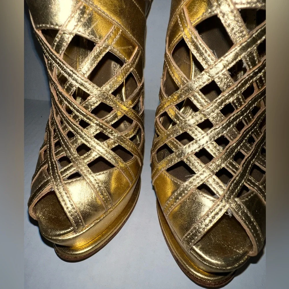 ANNA DELLO RUSSO X H&M Gold Platform Stiletto Heels ✨